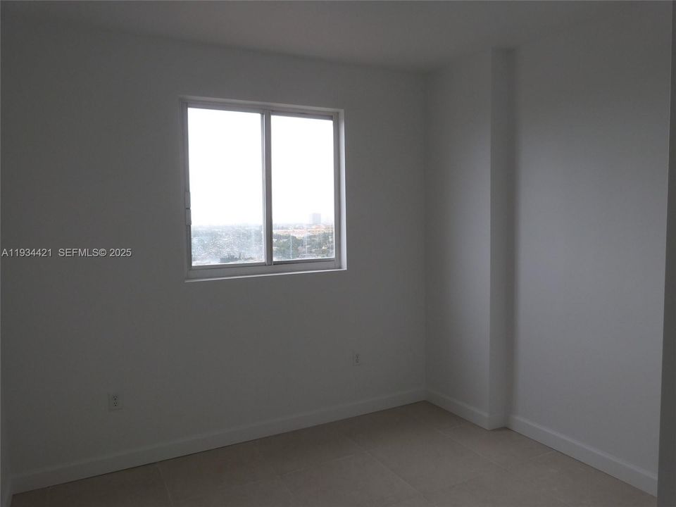 For Rent: $2,350 (2 beds, 2 baths, 951 Square Feet)