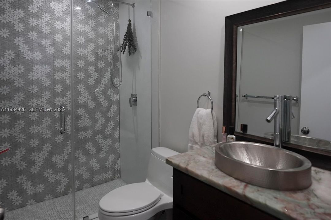 待售: $720,000 (3 贝兹, 2 浴室, 1219 平方英尺)