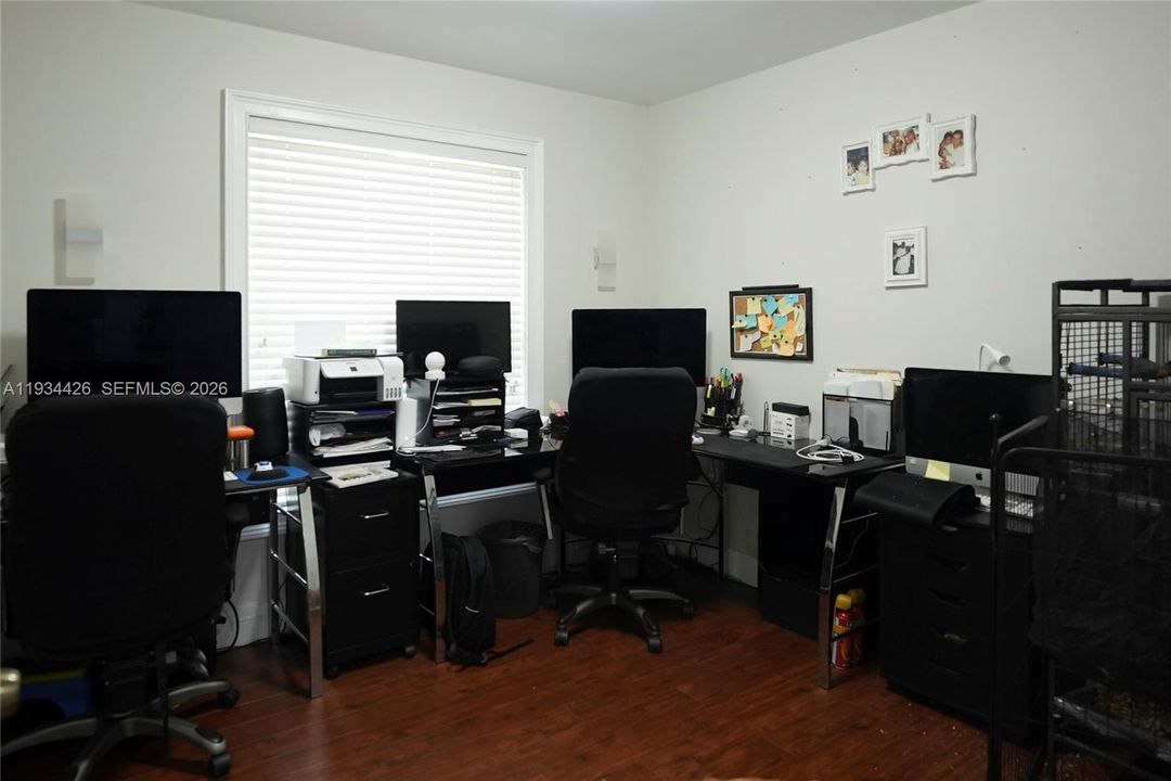 待售: $720,000 (3 贝兹, 2 浴室, 1219 平方英尺)