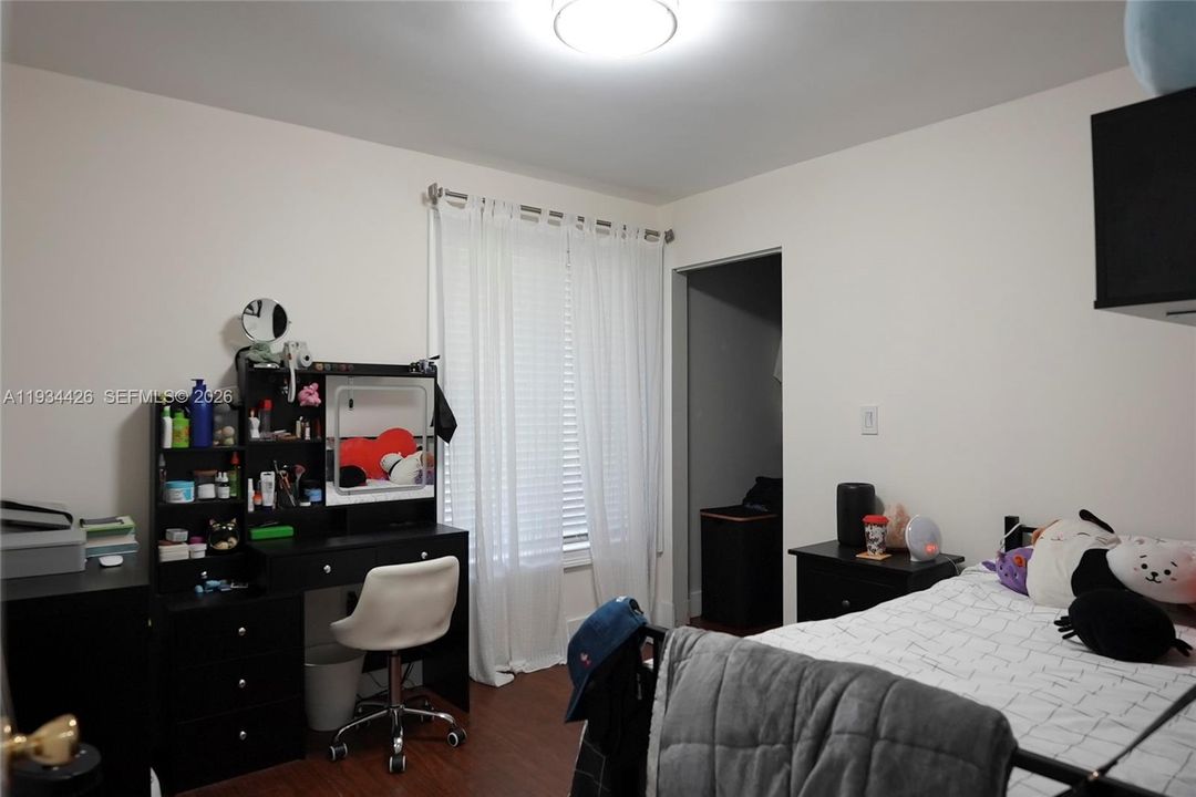 待售: $720,000 (3 贝兹, 2 浴室, 1219 平方英尺)