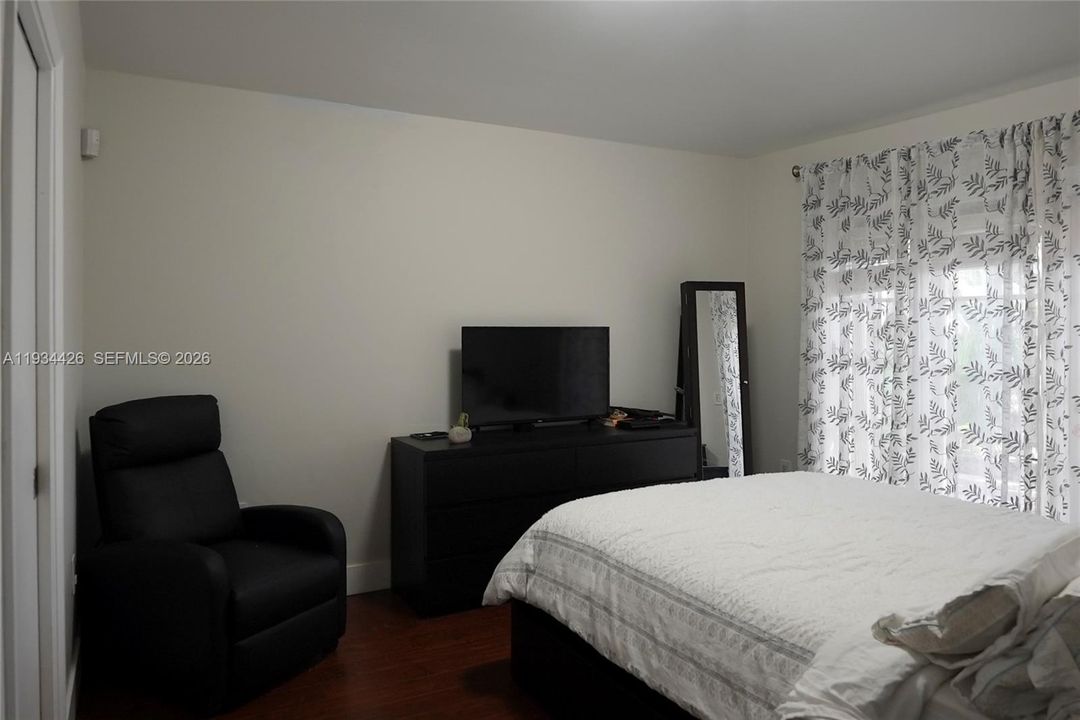 待售: $720,000 (3 贝兹, 2 浴室, 1219 平方英尺)