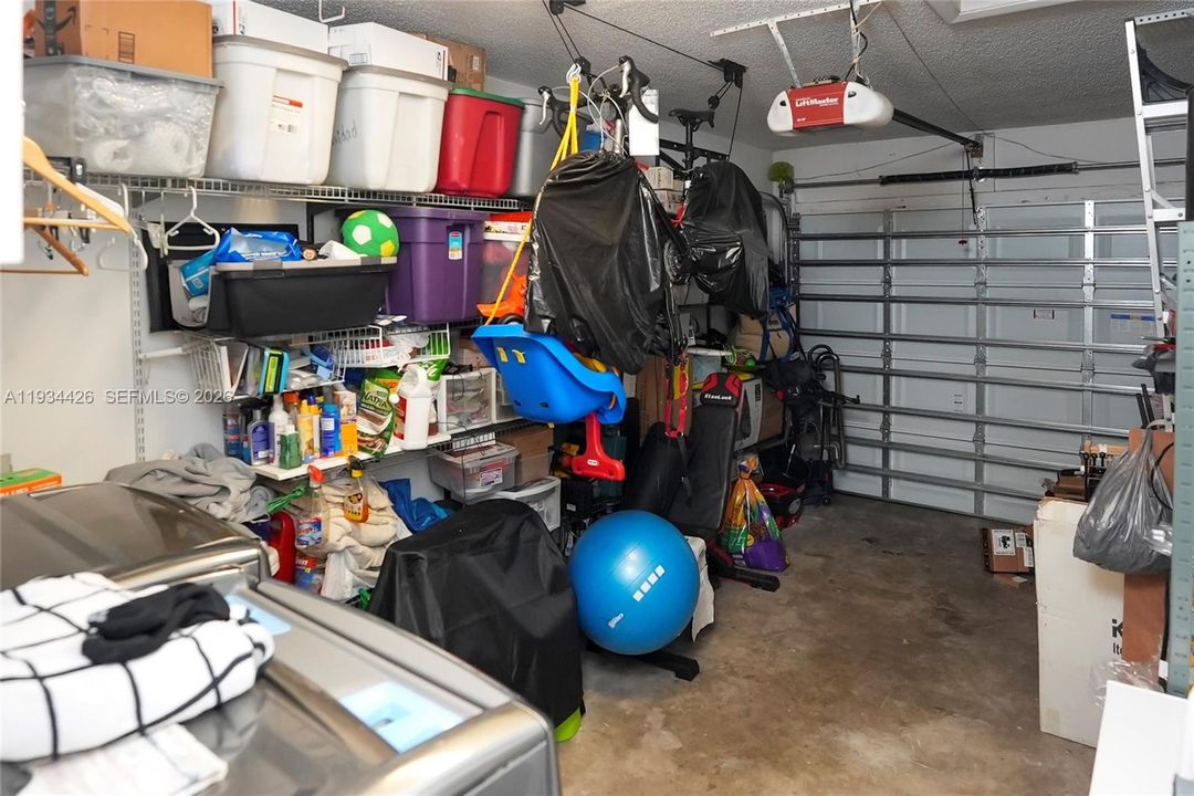 待售: $720,000 (3 贝兹, 2 浴室, 1219 平方英尺)