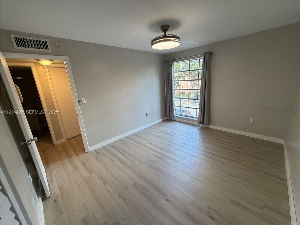 For Rent: $2,500 (2 beds, 2 baths, 918 Square Feet)