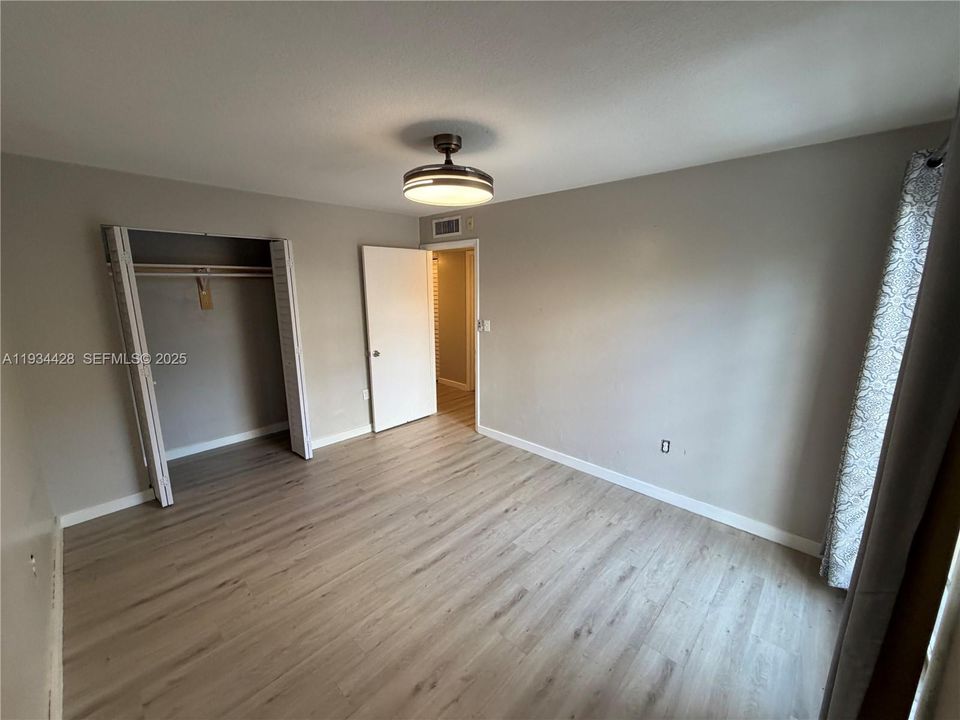 For Rent: $2,500 (2 beds, 2 baths, 918 Square Feet)