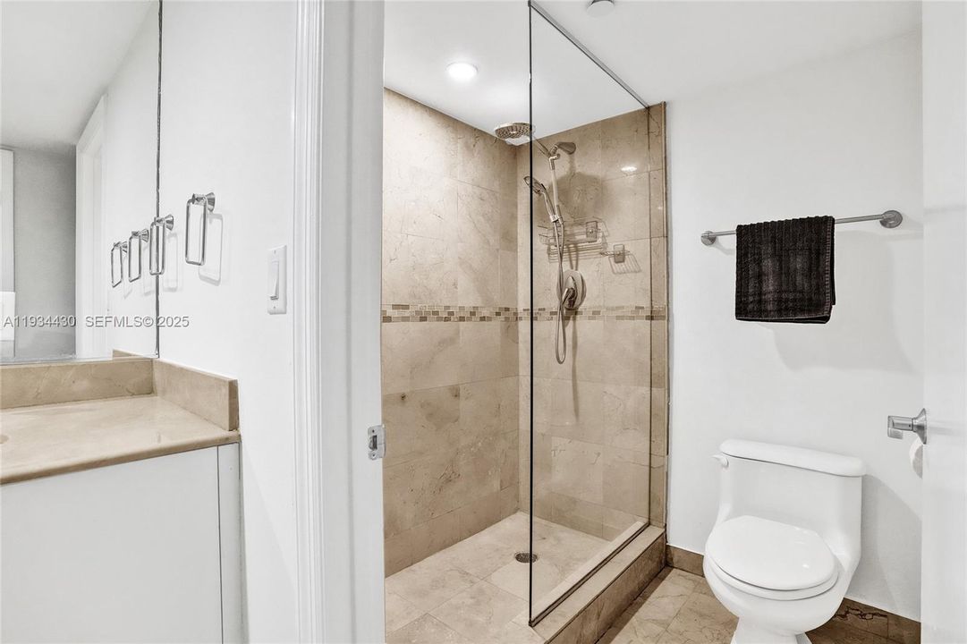 En Venta: $895,000 (2 camas, 2 baños, 1238 Pies cuadrados)