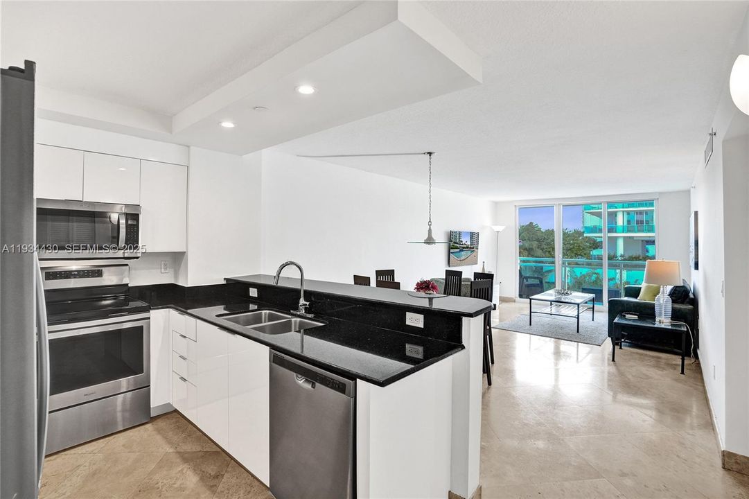 En Venta: $895,000 (2 camas, 2 baños, 1238 Pies cuadrados)