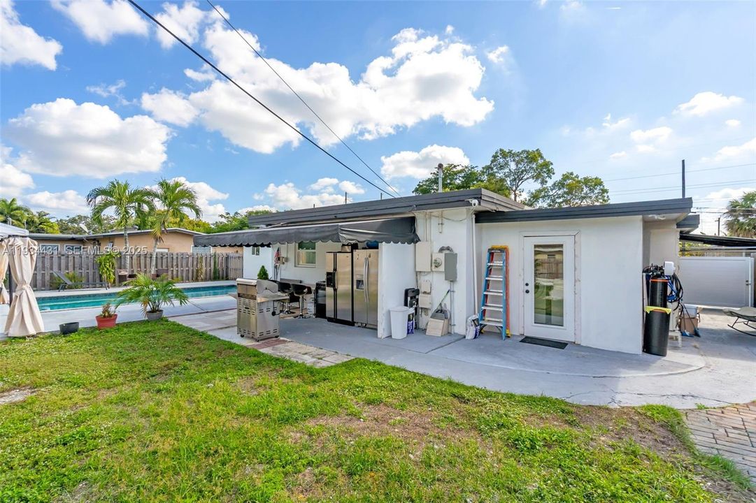 For Sale: $674,900 (3 beds, 2 baths, 1352 Square Feet)