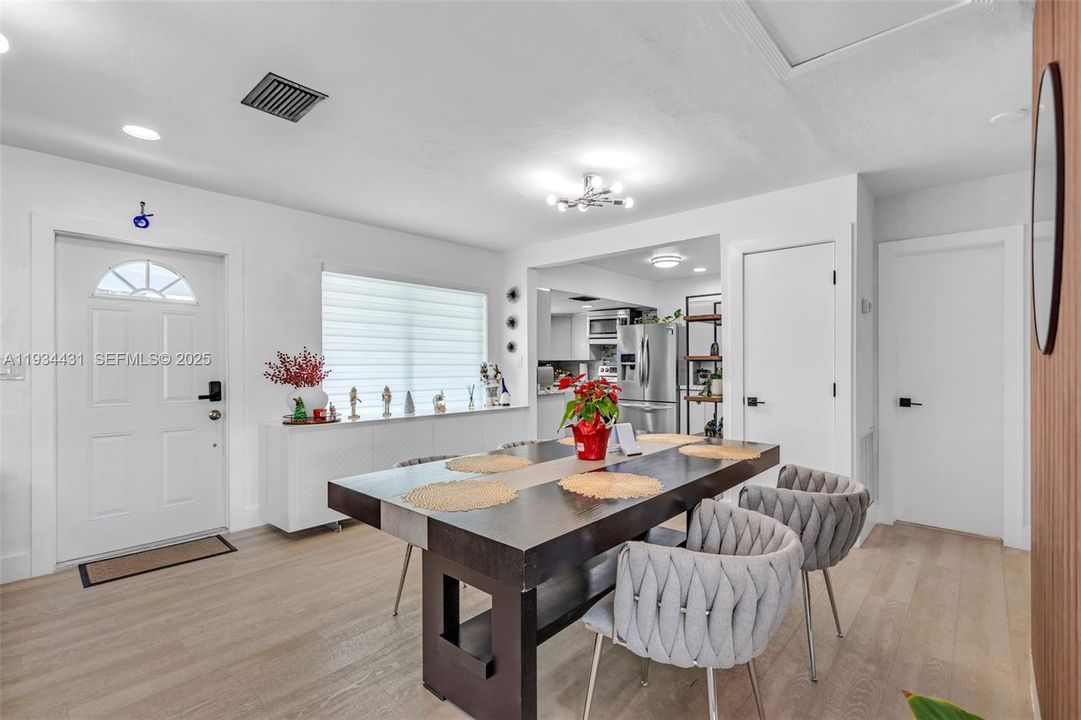 For Sale: $674,900 (3 beds, 2 baths, 1352 Square Feet)