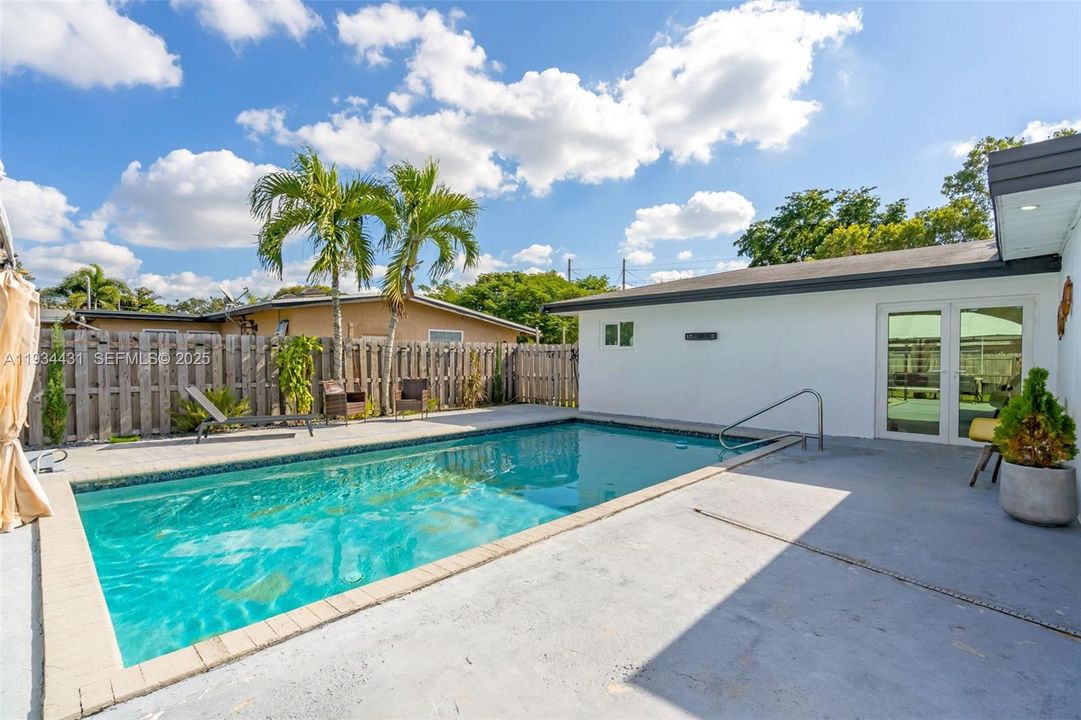 For Sale: $674,900 (3 beds, 2 baths, 1352 Square Feet)