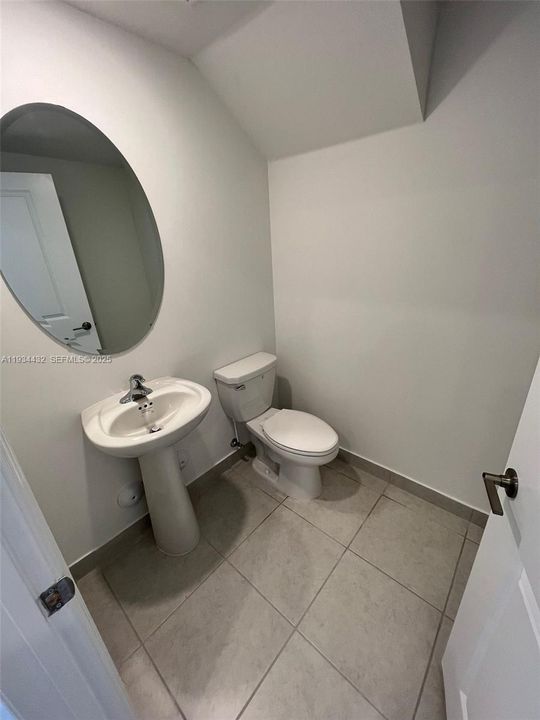 For Rent: $2,850 (3 beds, 2 baths, 1695 Square Feet)