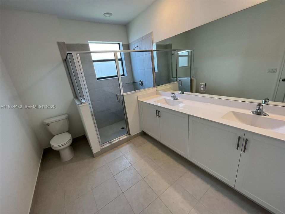 For Rent: $2,850 (3 beds, 2 baths, 1695 Square Feet)