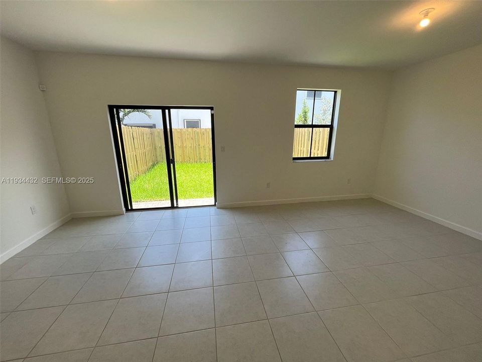 For Rent: $2,850 (3 beds, 2 baths, 1695 Square Feet)