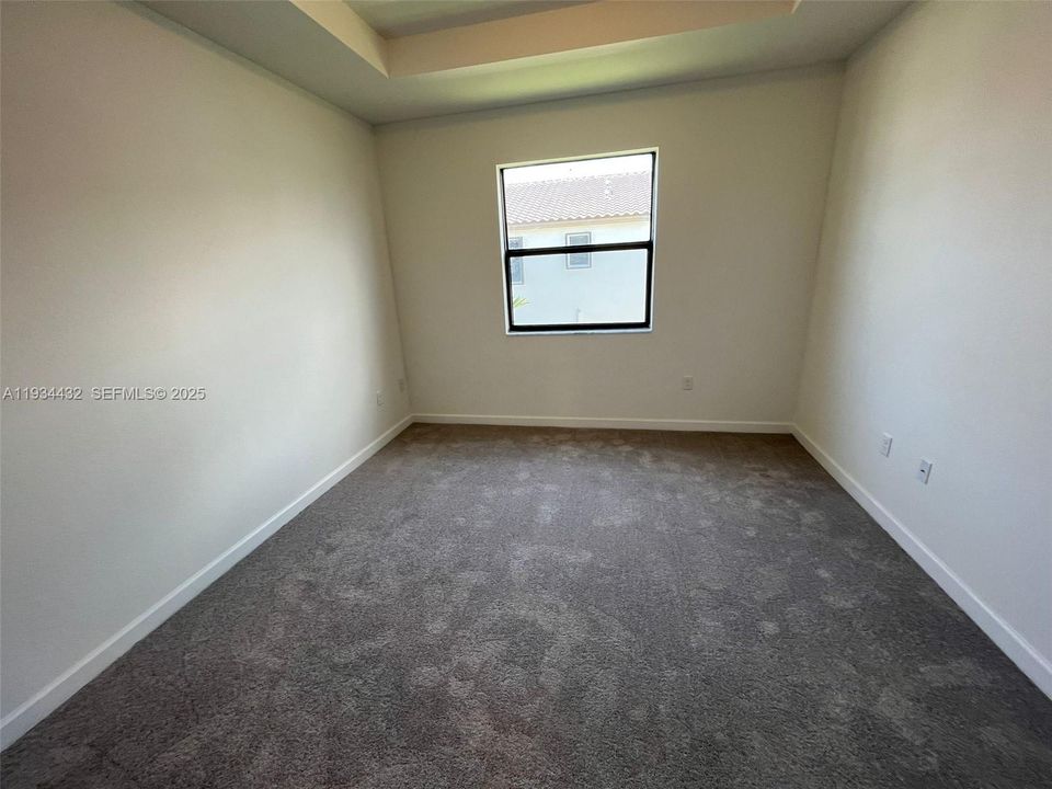 For Rent: $2,850 (3 beds, 2 baths, 1695 Square Feet)