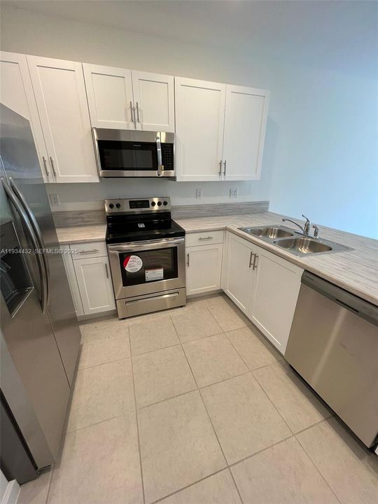 For Rent: $2,850 (3 beds, 2 baths, 1695 Square Feet)