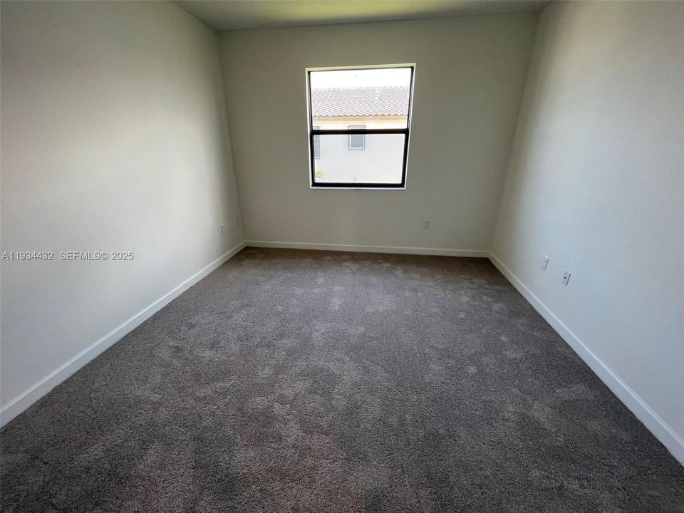 For Rent: $2,850 (3 beds, 2 baths, 1695 Square Feet)