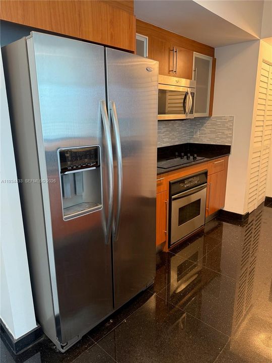 На продажу: $625,000 (2 спален, 2 ванн, 1227 Квадратных фут)