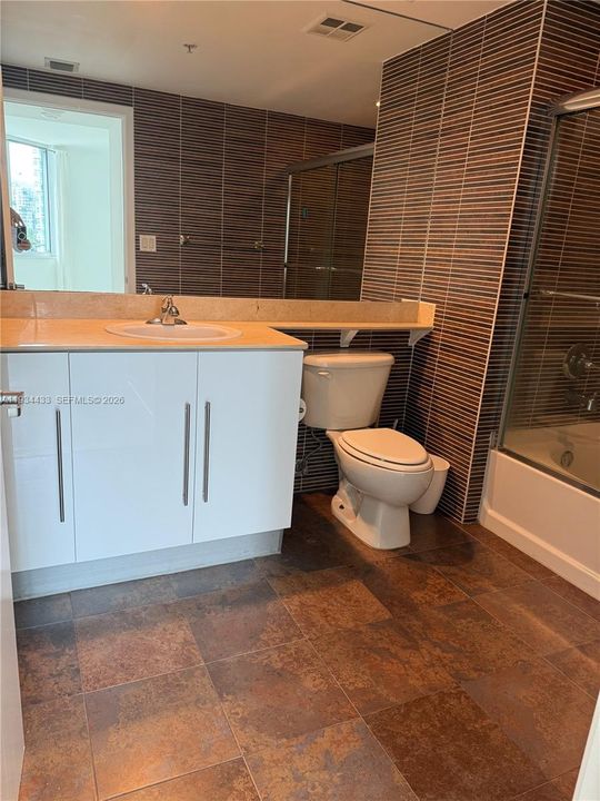 На продажу: $625,000 (2 спален, 2 ванн, 1227 Квадратных фут)