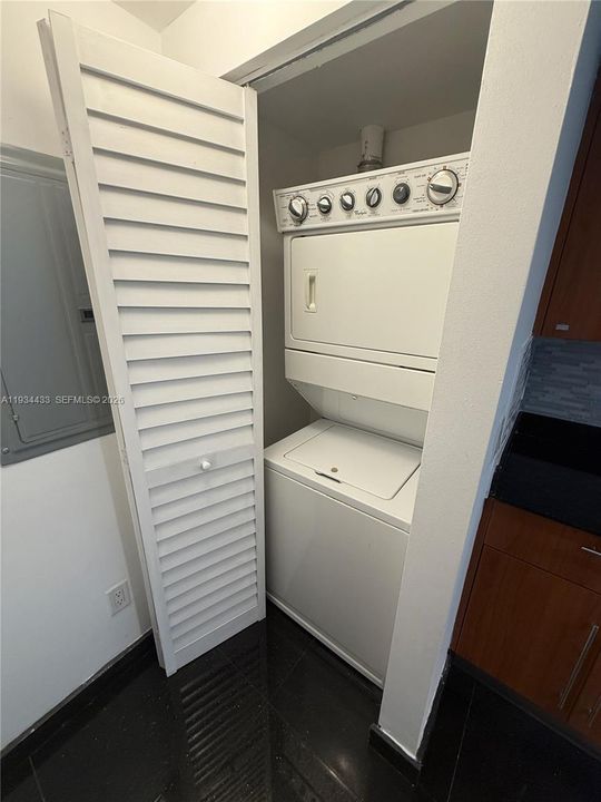 На продажу: $625,000 (2 спален, 2 ванн, 1227 Квадратных фут)