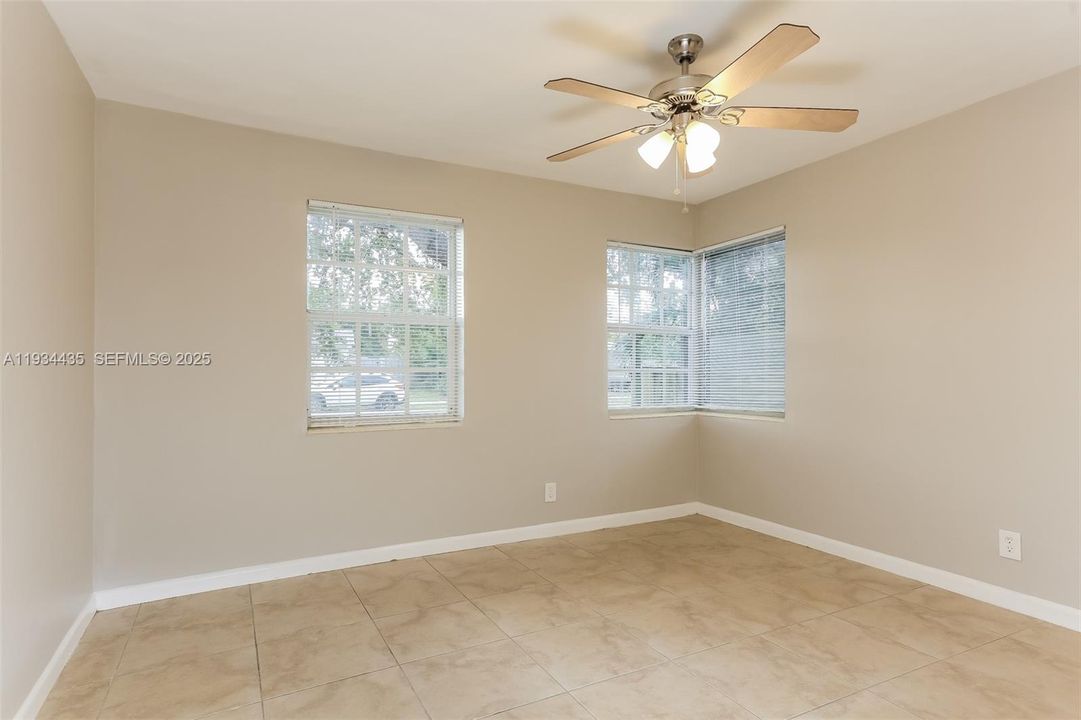 出租: $2,680 (3 贝兹, 2 浴室, 1117 平方英尺)