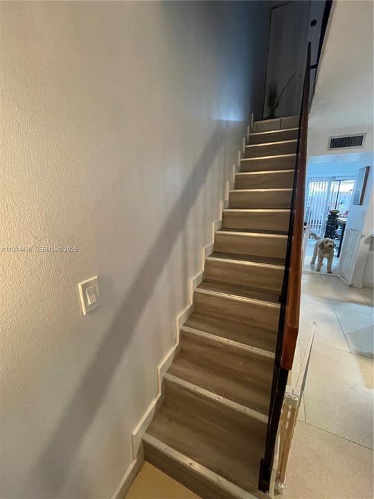 В аренду: $2,600 (2 спален, 1 ванн, 1032 Квадратных фут)