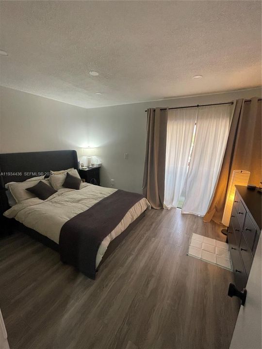 В аренду: $2,600 (2 спален, 1 ванн, 1032 Квадратных фут)