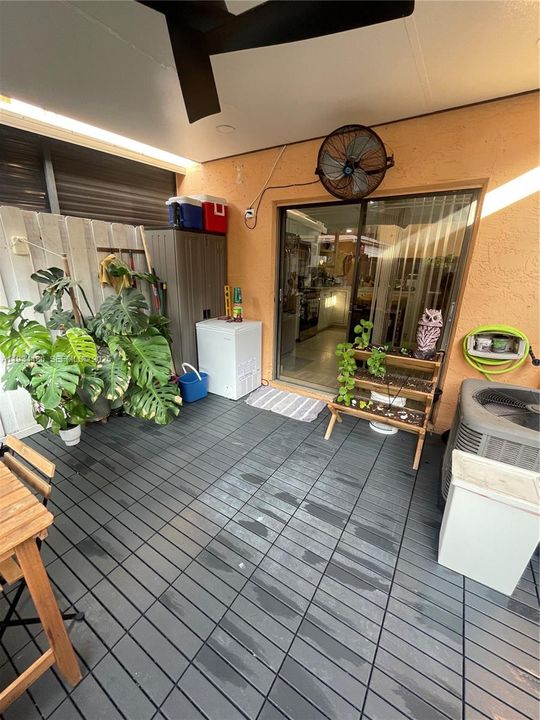 В аренду: $2,600 (2 спален, 1 ванн, 1032 Квадратных фут)