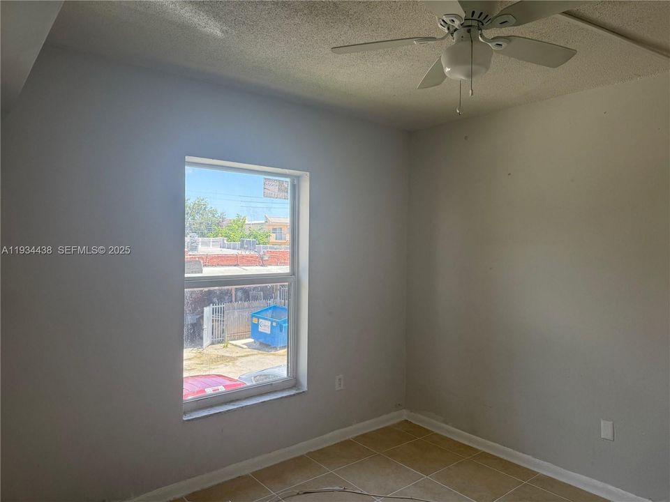 В аренду: $2,100 (2 спален, 1 ванн, 1000 Квадратных фут)