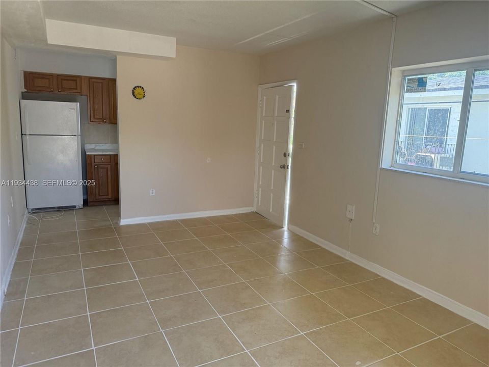 В аренду: $2,100 (2 спален, 1 ванн, 1000 Квадратных фут)