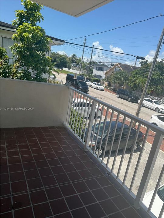 В аренду: $2,100 (2 спален, 1 ванн, 1000 Квадратных фут)