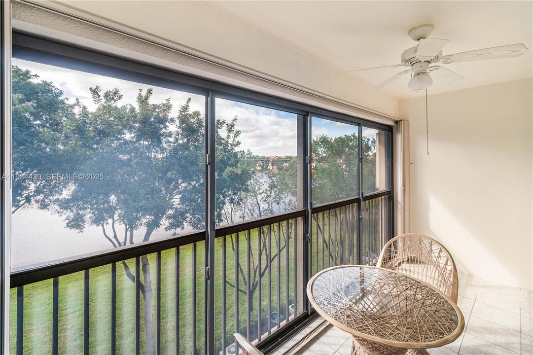 For Sale: $199,000 (2 beds, 2 baths, 1207 Square Feet)