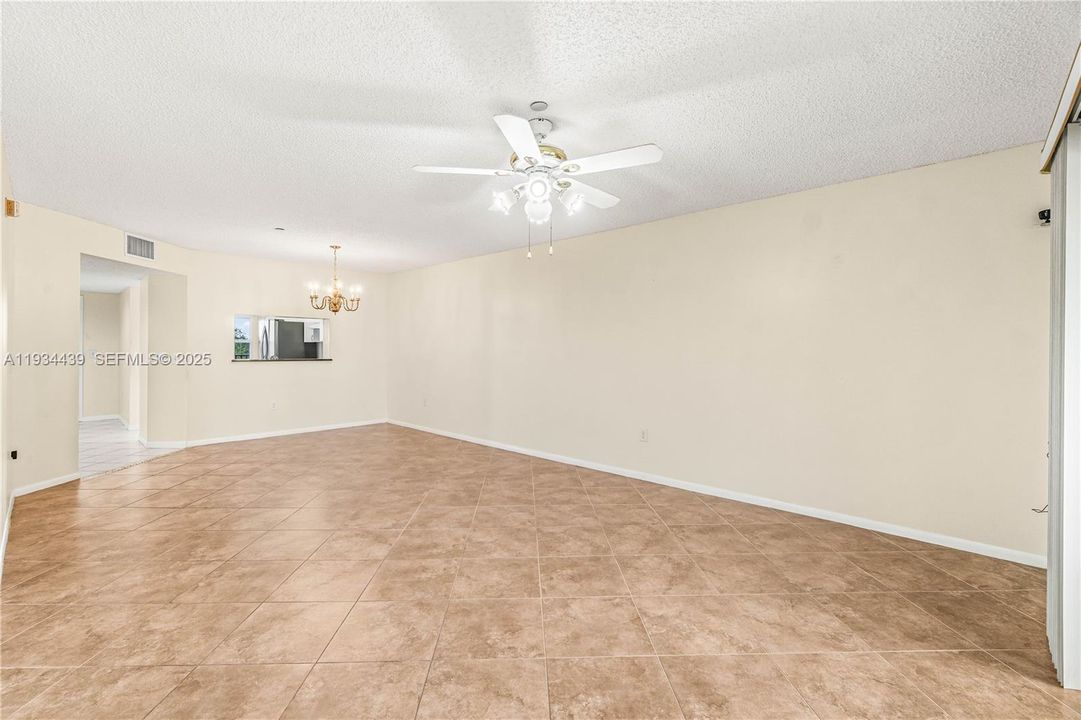 For Sale: $199,000 (2 beds, 2 baths, 1207 Square Feet)