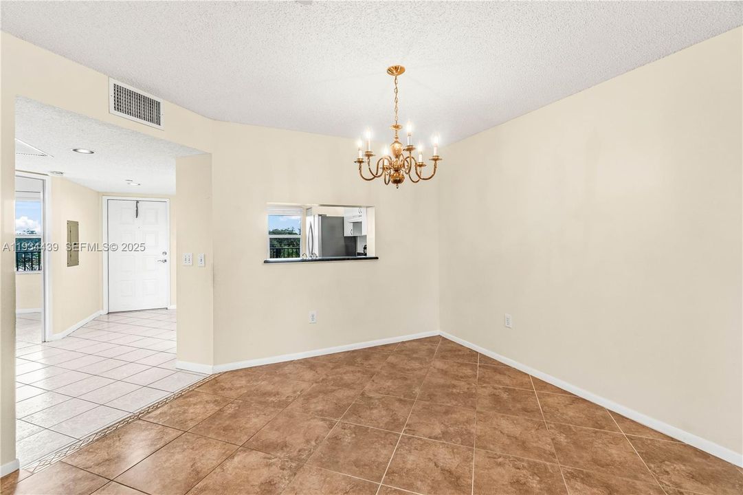 For Sale: $199,000 (2 beds, 2 baths, 1207 Square Feet)