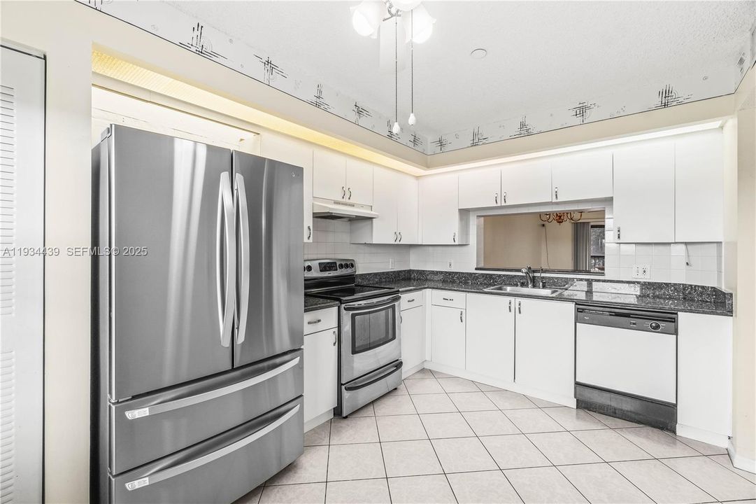 For Sale: $199,000 (2 beds, 2 baths, 1207 Square Feet)