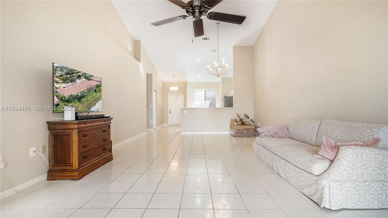 For Sale: $430,000 (2 beds, 2 baths, 1320 Square Feet)