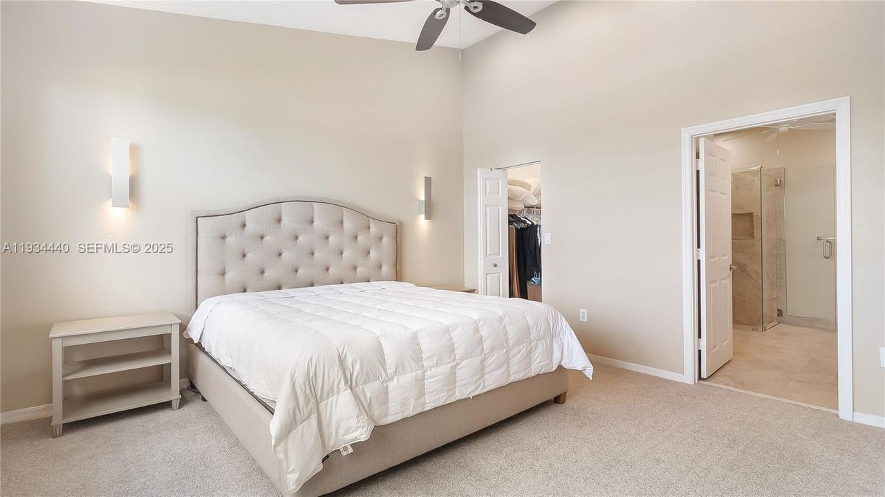 For Sale: $430,000 (2 beds, 2 baths, 1320 Square Feet)