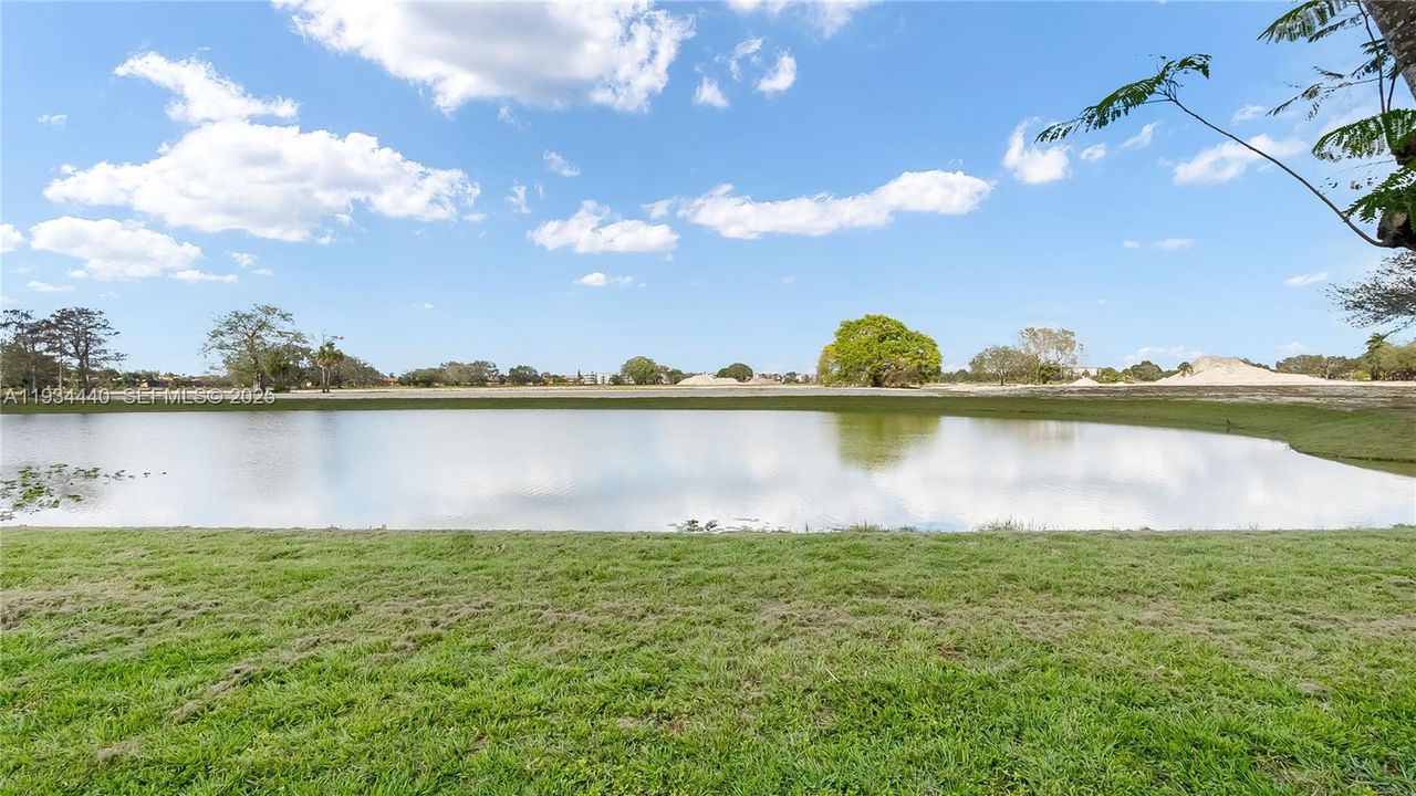 For Sale: $430,000 (2 beds, 2 baths, 1320 Square Feet)