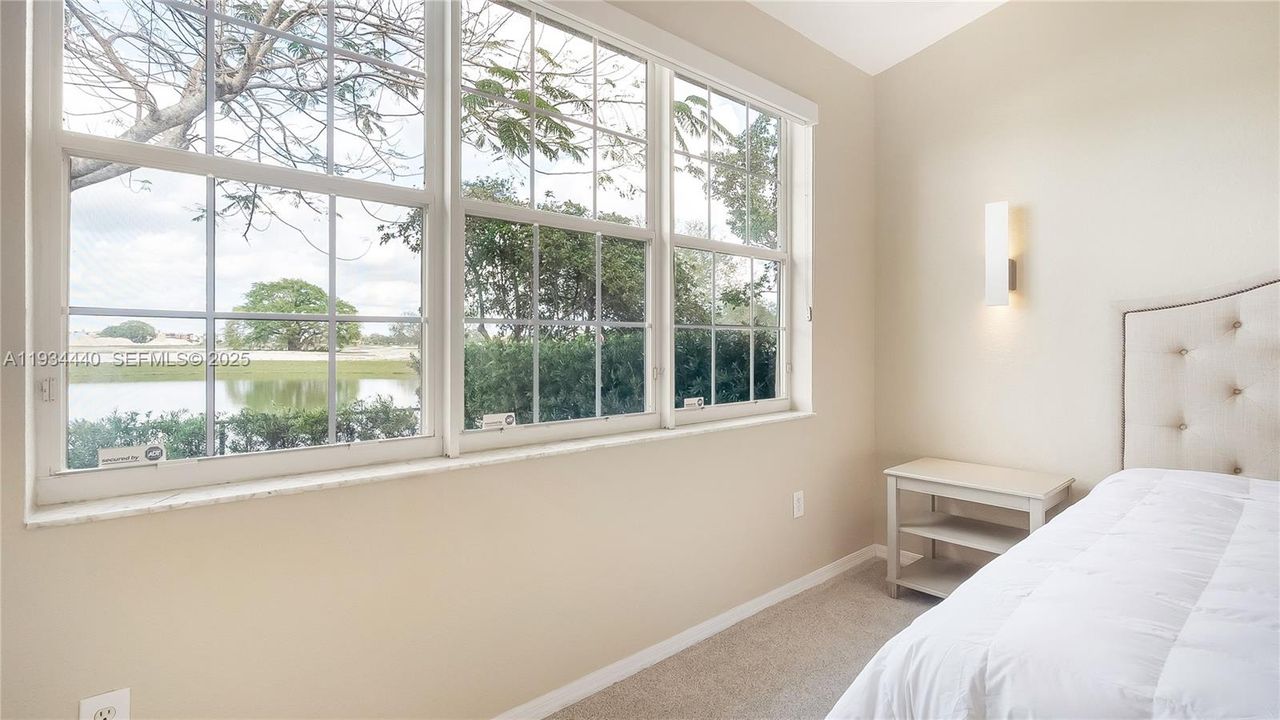 For Sale: $430,000 (2 beds, 2 baths, 1320 Square Feet)