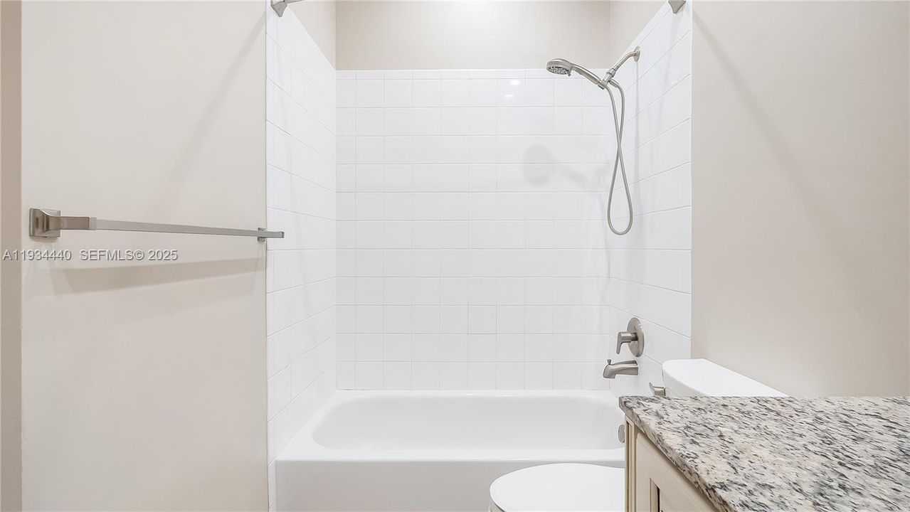 For Sale: $430,000 (2 beds, 2 baths, 1320 Square Feet)