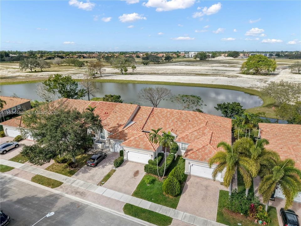 For Sale: $430,000 (2 beds, 2 baths, 1320 Square Feet)