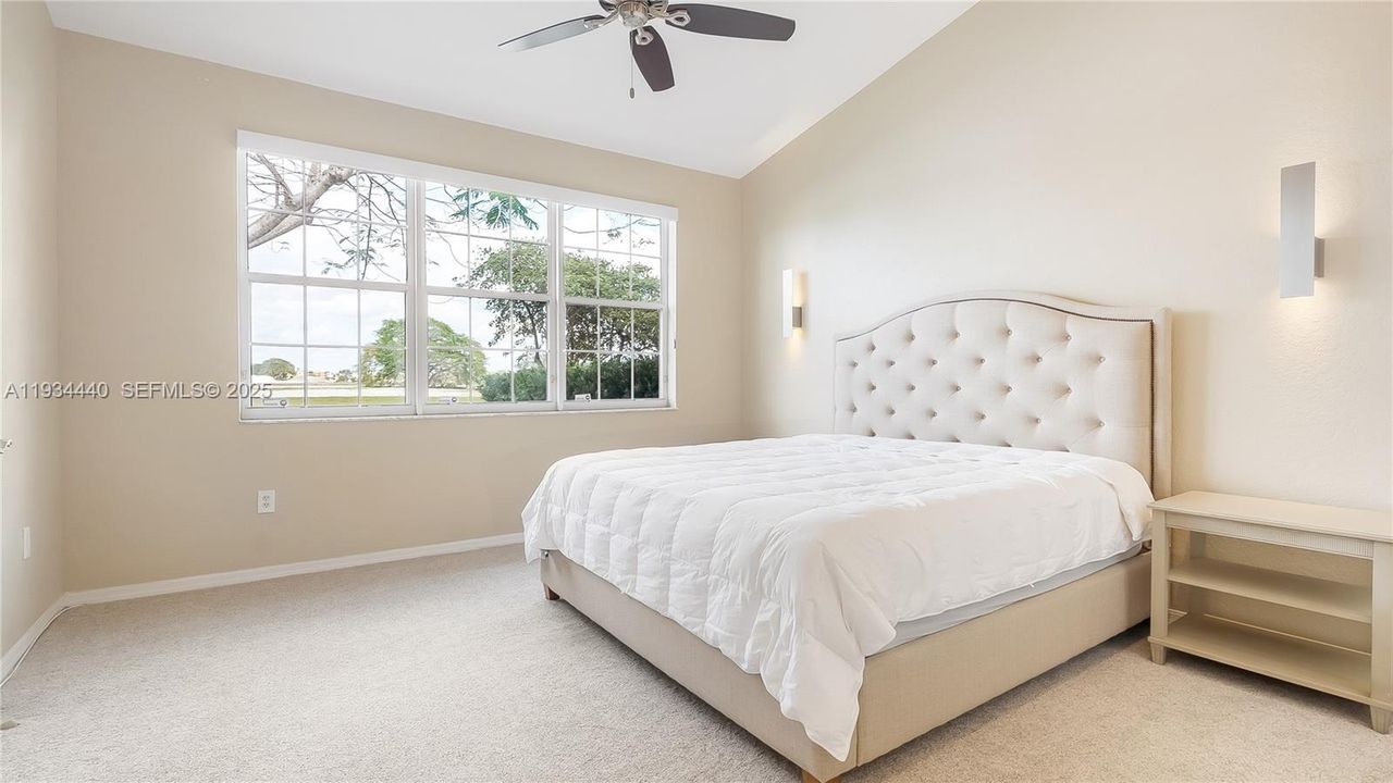 For Sale: $430,000 (2 beds, 2 baths, 1320 Square Feet)