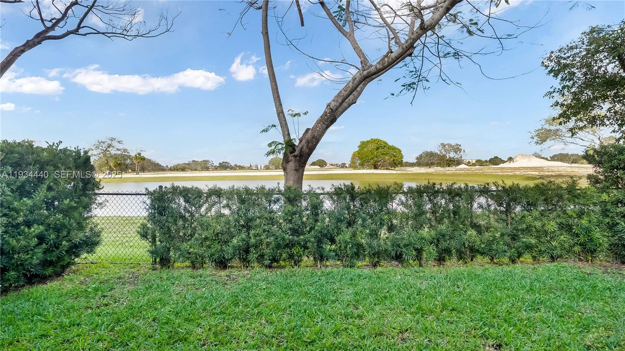 For Sale: $430,000 (2 beds, 2 baths, 1320 Square Feet)