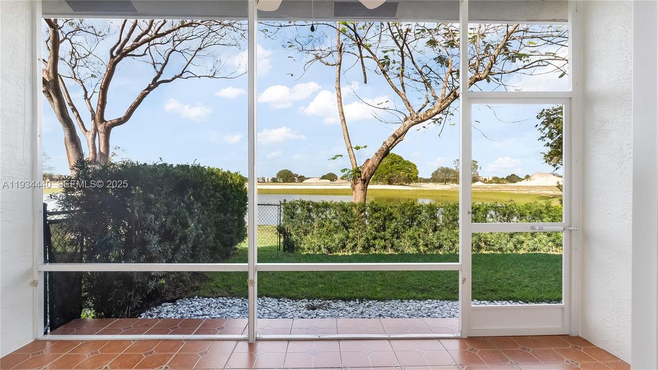 For Sale: $430,000 (2 beds, 2 baths, 1320 Square Feet)