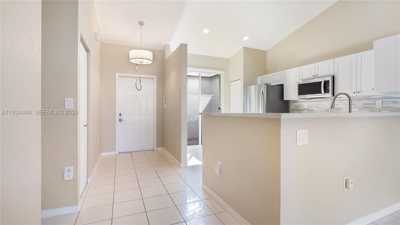 For Sale: $430,000 (2 beds, 2 baths, 1320 Square Feet)