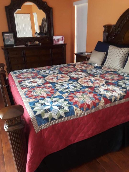 出租: $2,300 (2 贝兹, 2 浴室, 1032 平方英尺)