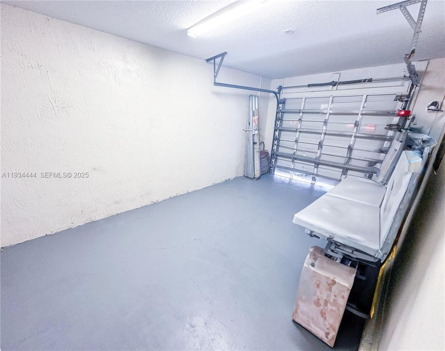 For Rent: $2,150 (3 beds, 2 baths, 1676 Square Feet)