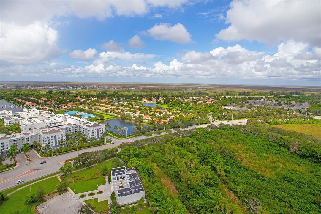 В аренду: $4,000 (3 спален, 3 ванн, 877 Квадратных фут)