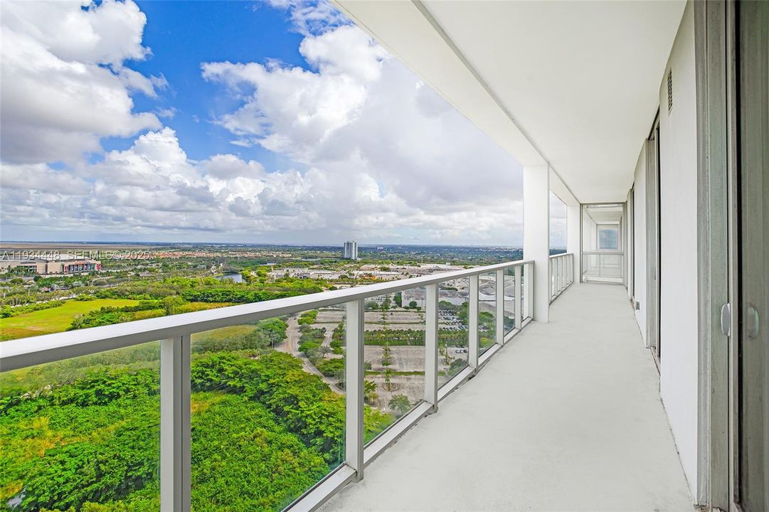 В аренду: $4,000 (3 спален, 3 ванн, 877 Квадратных фут)