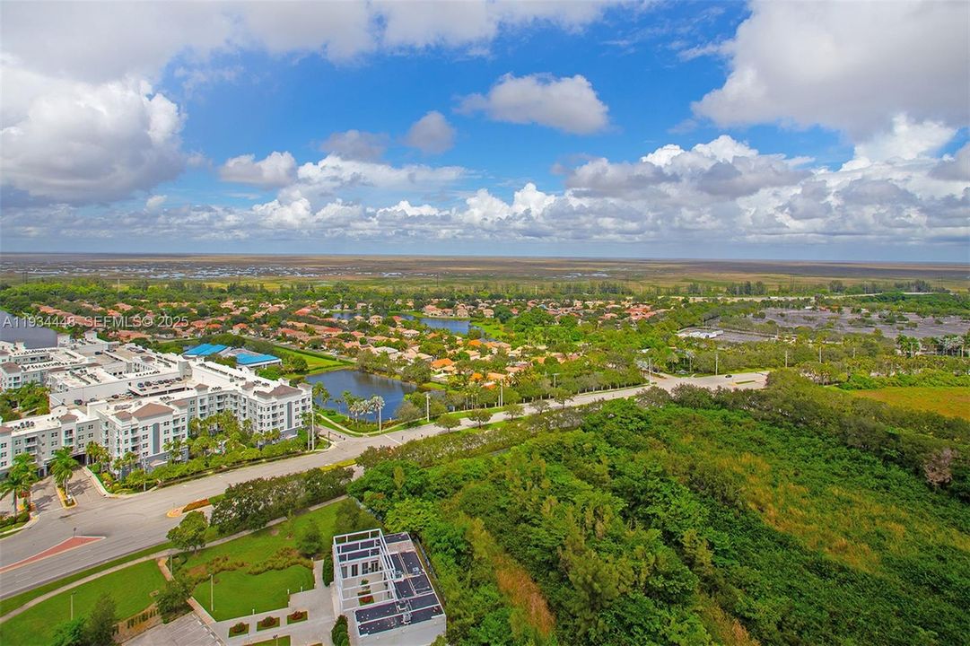 В аренду: $4,000 (3 спален, 3 ванн, 877 Квадратных фут)