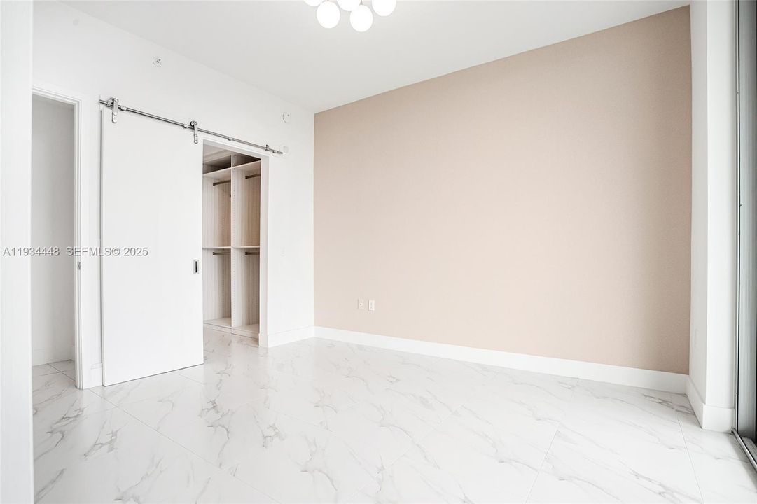 В аренду: $4,000 (3 спален, 3 ванн, 877 Квадратных фут)