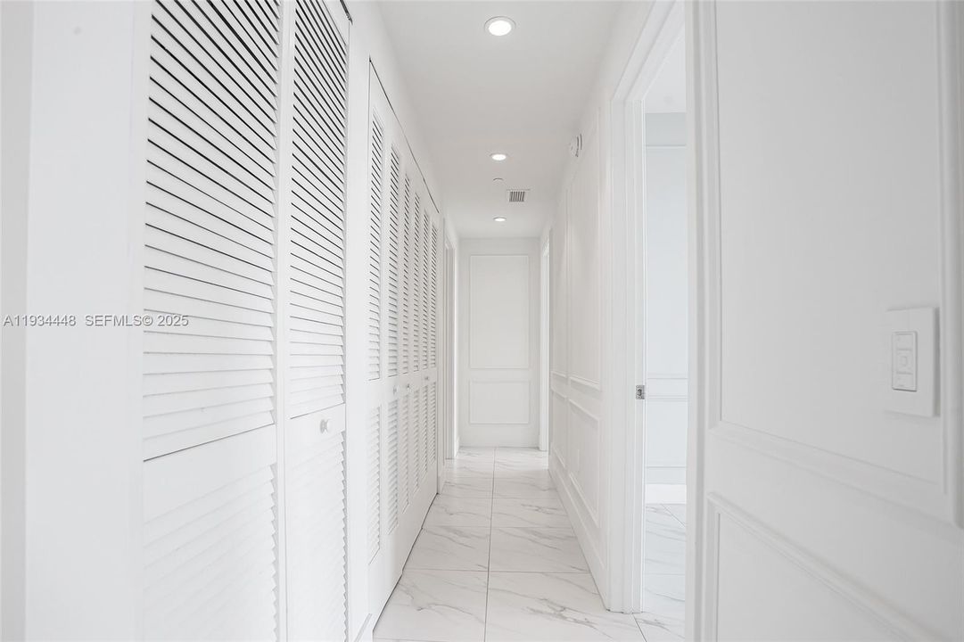 В аренду: $4,000 (3 спален, 3 ванн, 877 Квадратных фут)